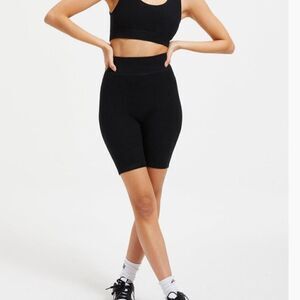 NEW GOOD AMERICAN Black Terry Bike Shorts 3/4 (L/XL)